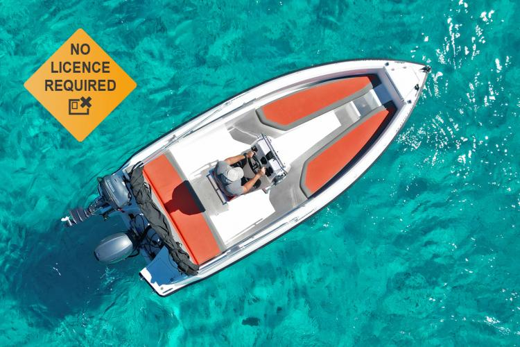 Licence free boat for rent in Paros