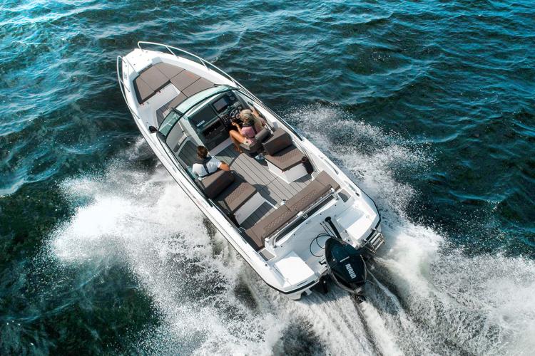 Boat for daily cruise 