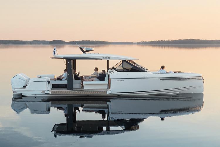 luxurious boat cruise Paros
